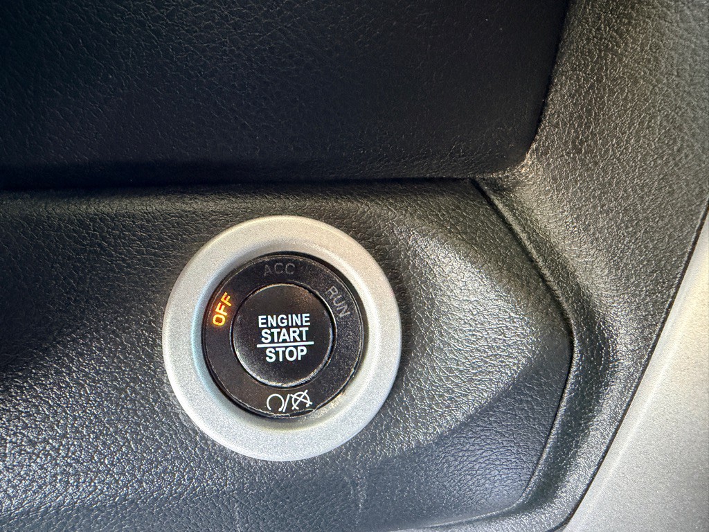2016 RAM 3500 Image 12