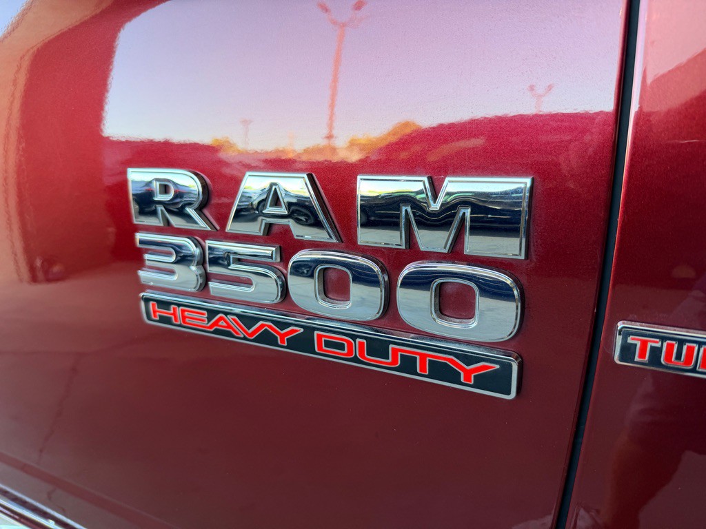 2016 RAM 3500 Image 32