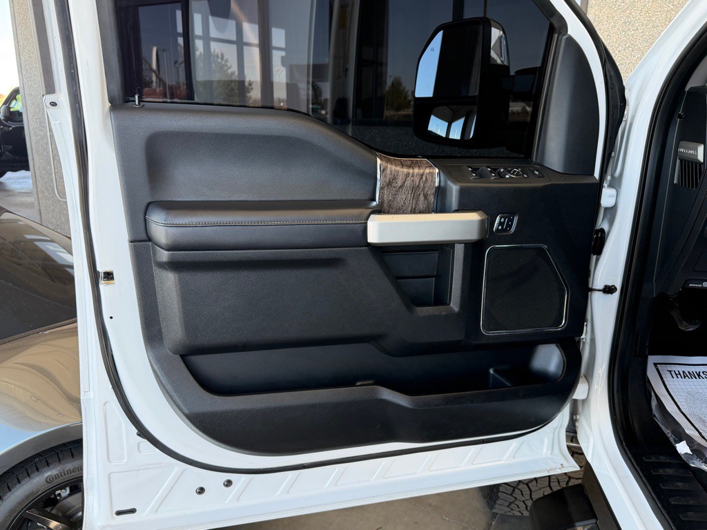 2017 Ford F-350 Image 19