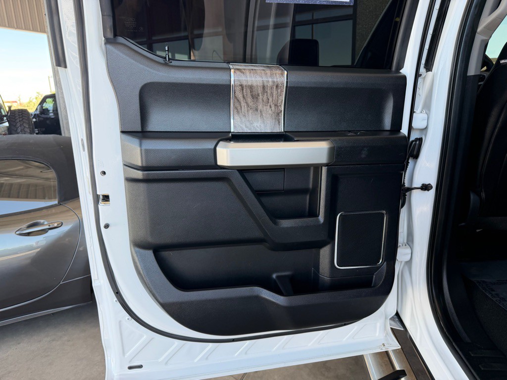 2017 Ford F-350 Image 25