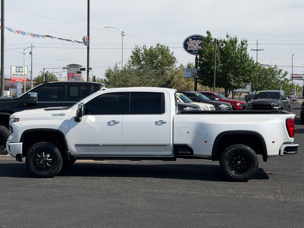 2024 Chevrolet Silverado 1500 Image 2