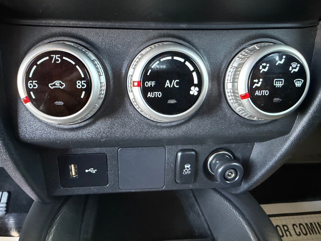 2024 Mitsubishi Outlander Image 16