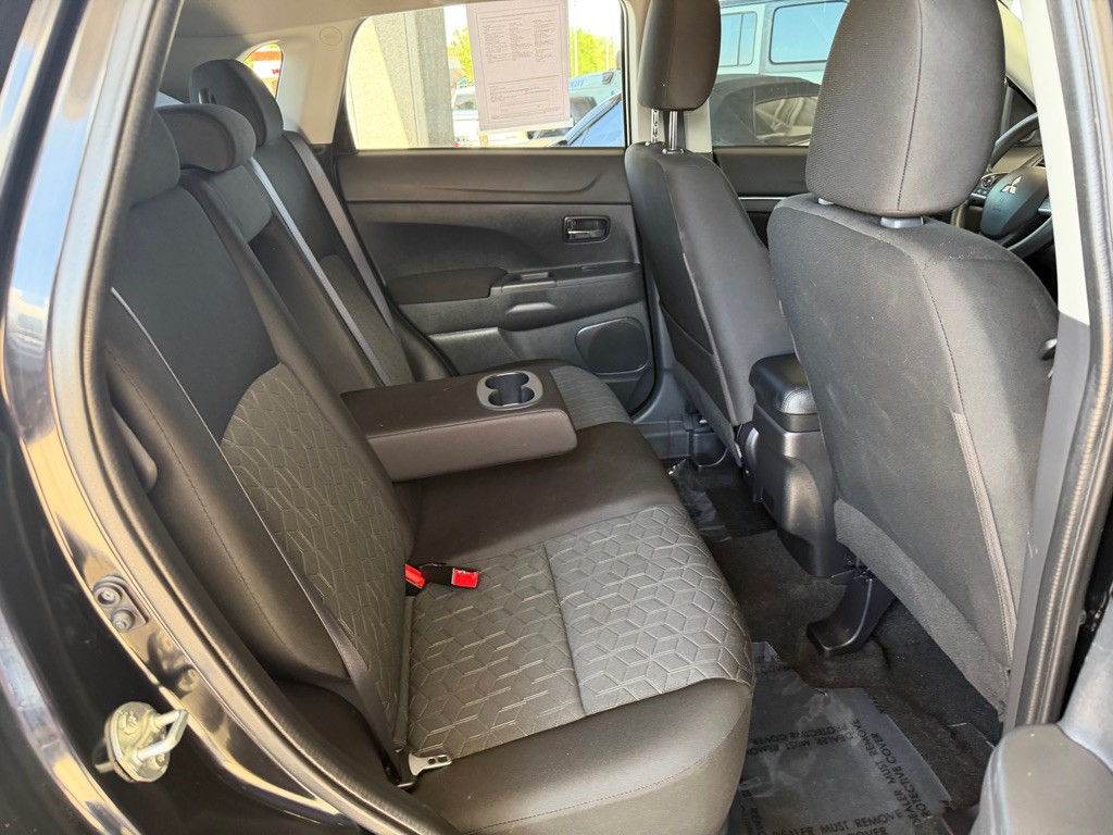2024 Mitsubishi Outlander Image 29