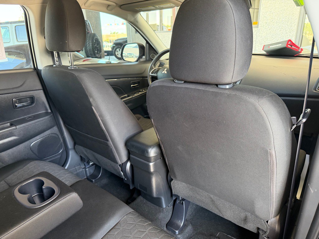 2024 Mitsubishi Outlander Image 31