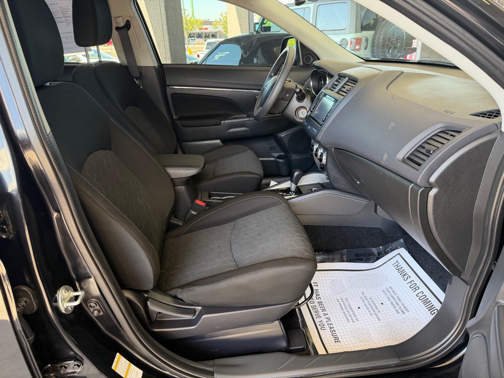 2024 Mitsubishi Outlander Image 33