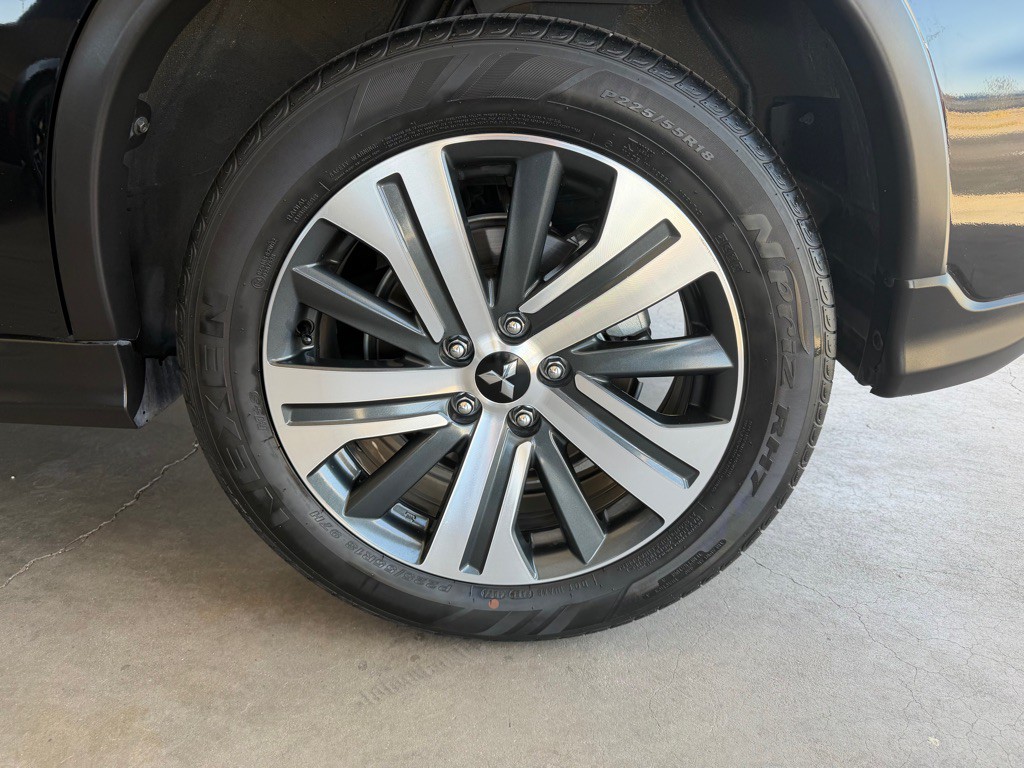 2024 Mitsubishi Outlander Image 57