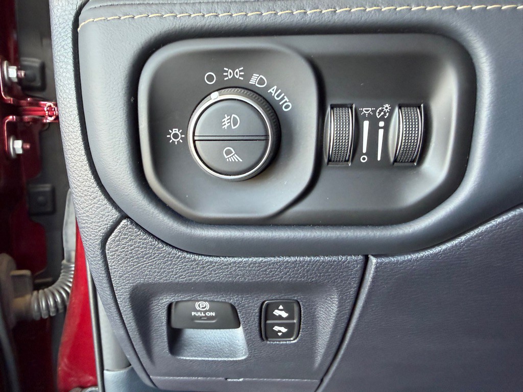 2021 RAM 1500 Image 18