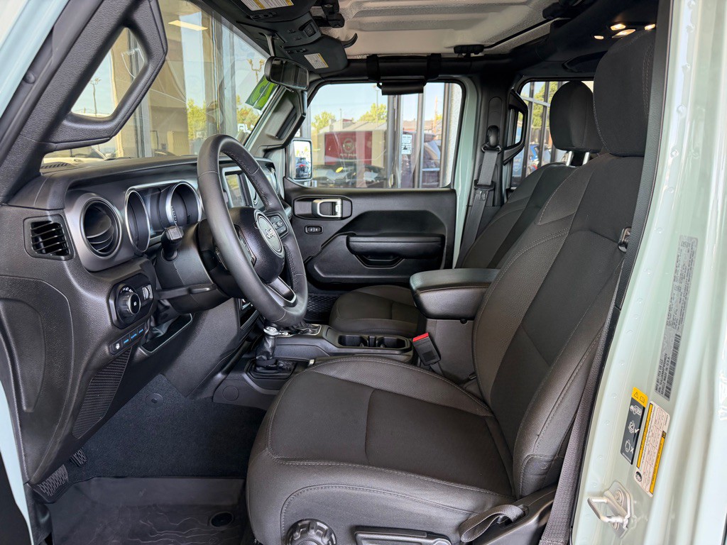 2023 Jeep Wrangler Image 5
