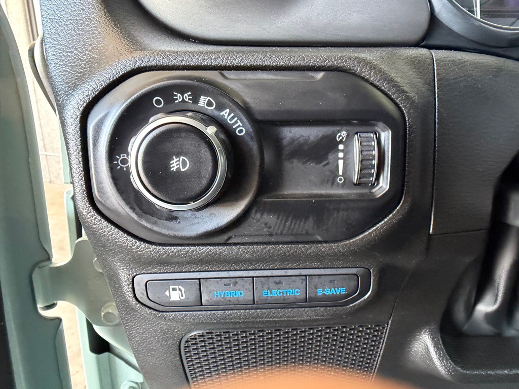2023 Jeep Wrangler Image 17