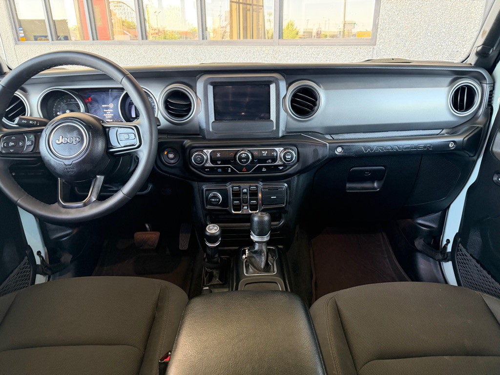 2023 Jeep Wrangler Image 24