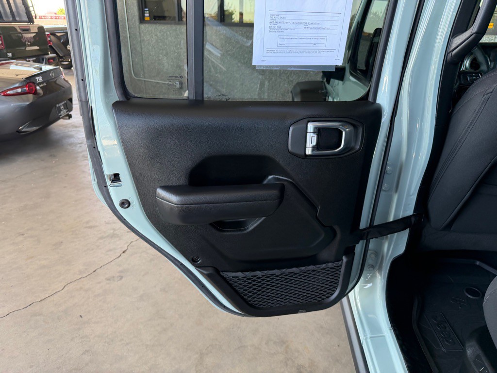 2023 Jeep Wrangler Image 26