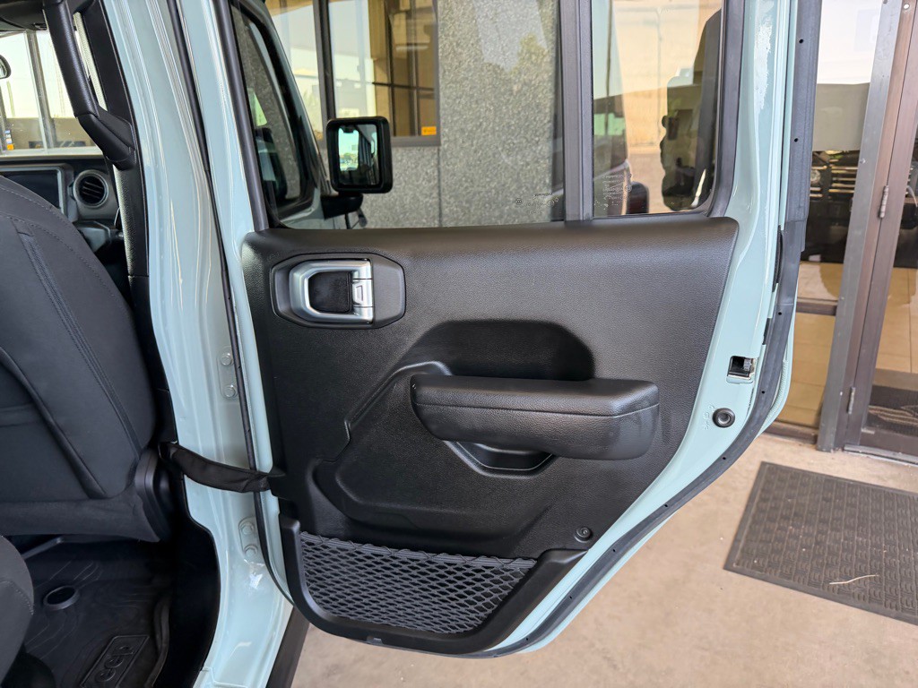 2023 Jeep Wrangler Image 35