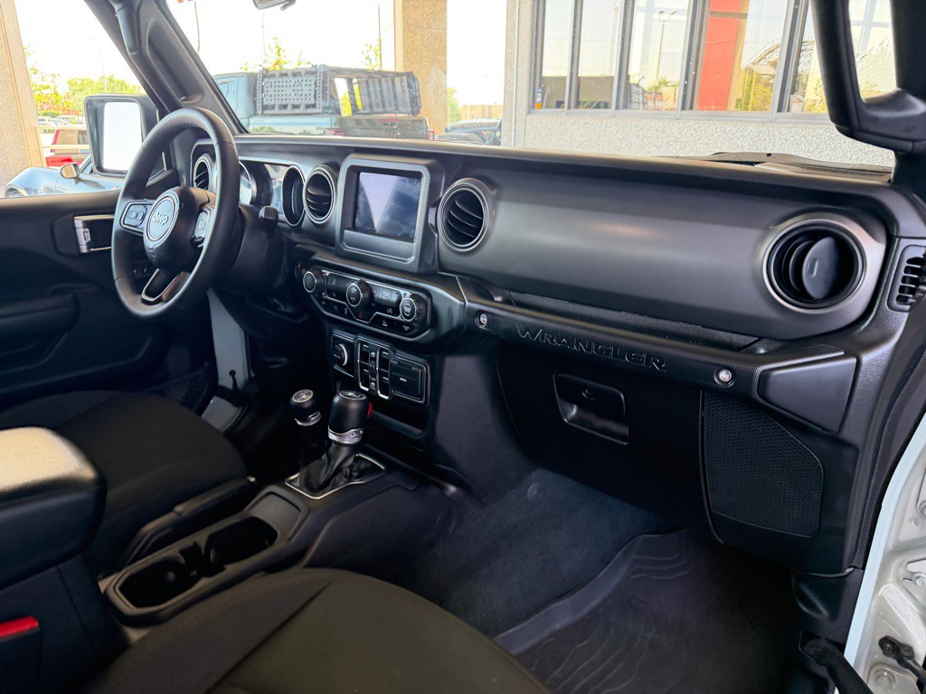 2023 Jeep Wrangler Image 38