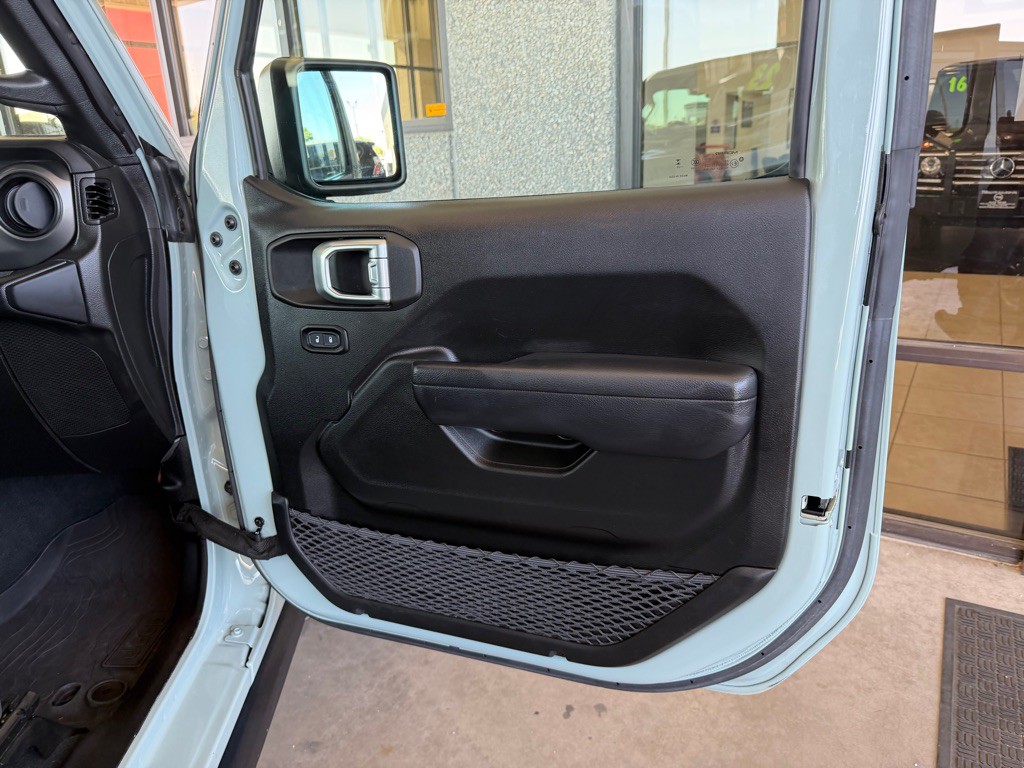 2023 Jeep Wrangler Image 39