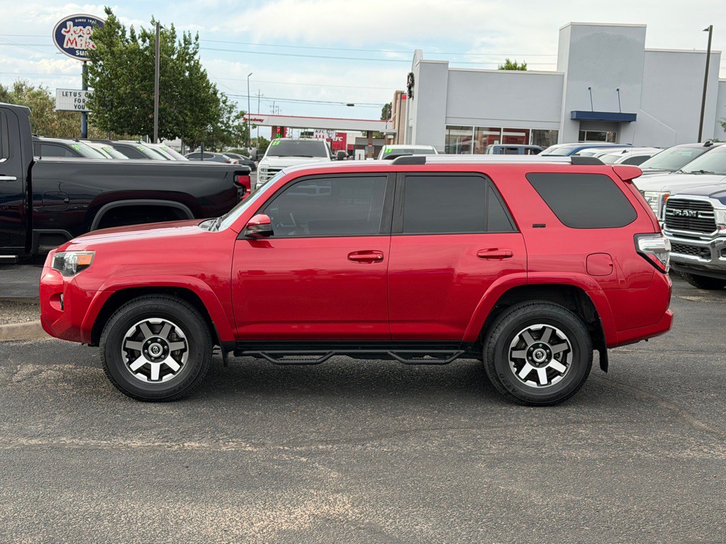 2021 Toyota 4Runner Image 2
