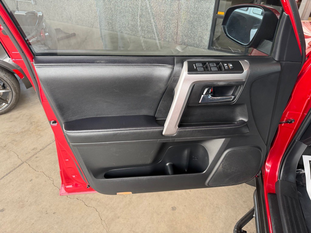 2021 Toyota 4Runner Image 8