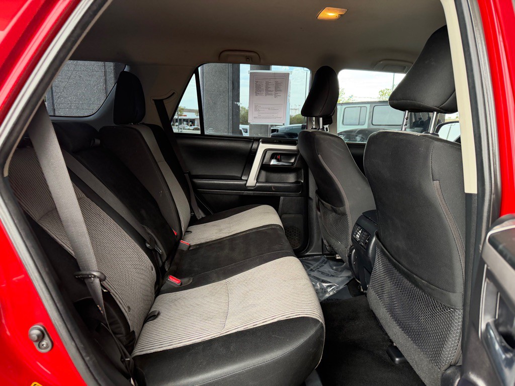 2021 Toyota 4Runner Image 25