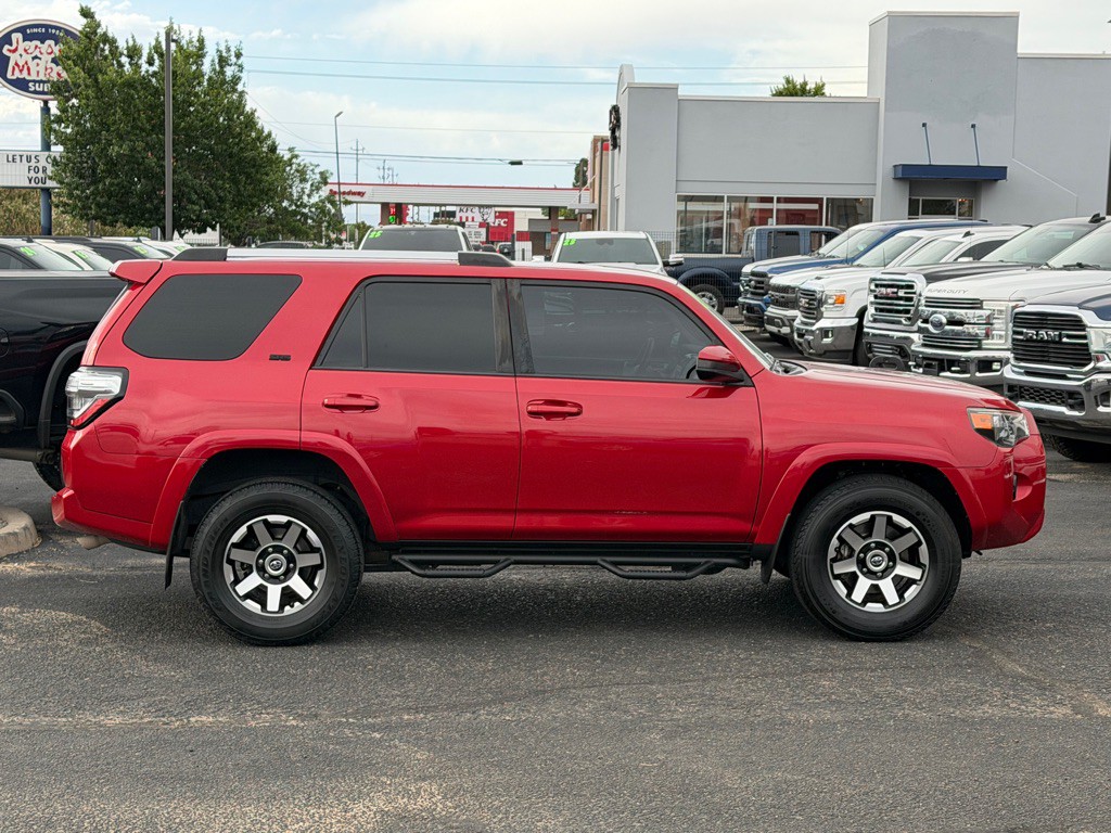 2021 Toyota 4Runner Image 35