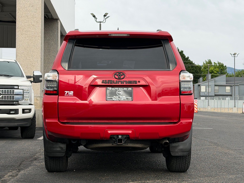 2021 Toyota 4Runner Image 40