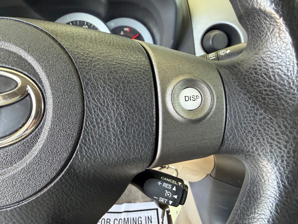 2011 Toyota Rav4 Image 9