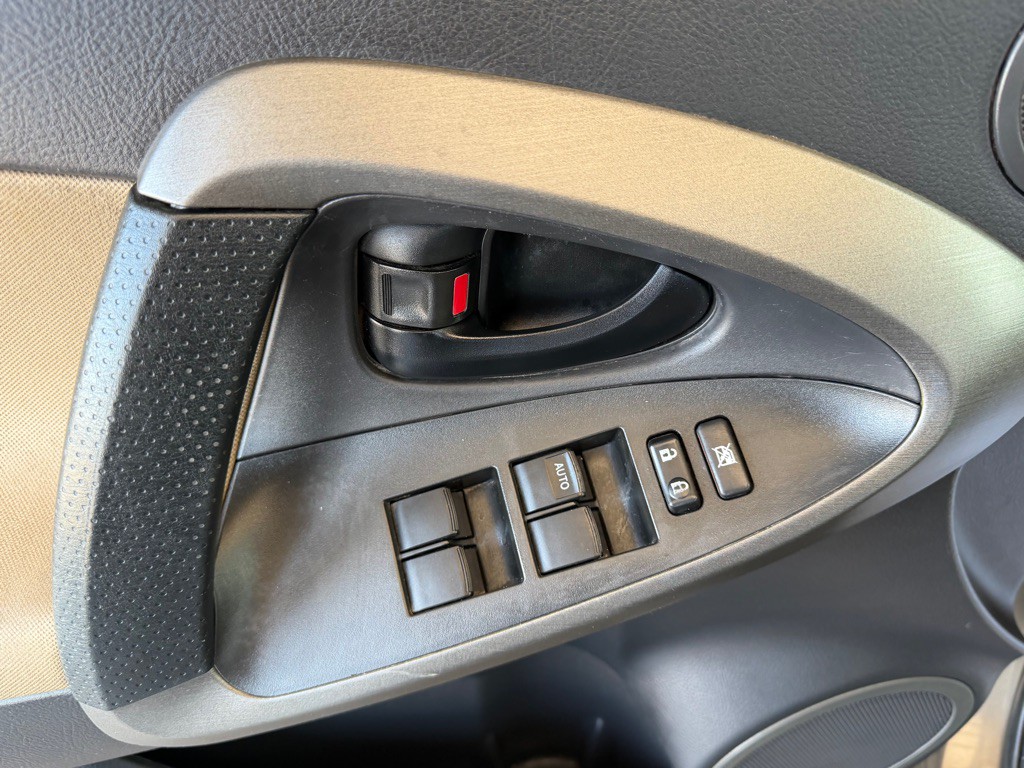 2011 Toyota Rav4 Image 15