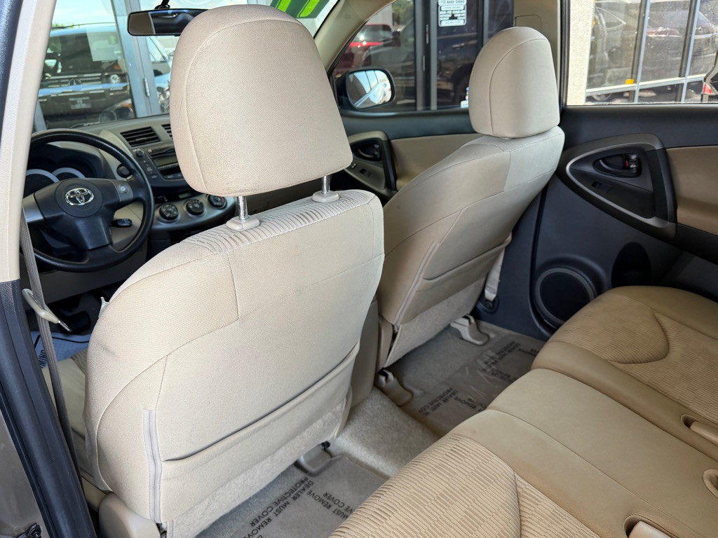 2011 Toyota Rav4 Image 18