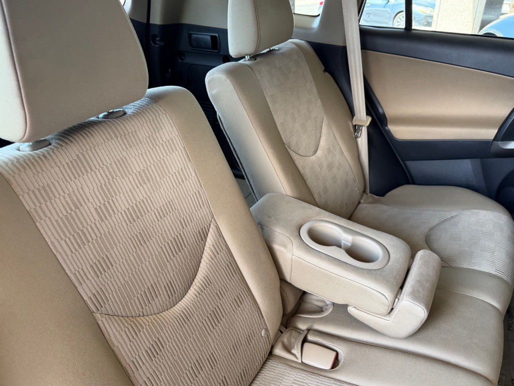 2011 Toyota Rav4 Image 25