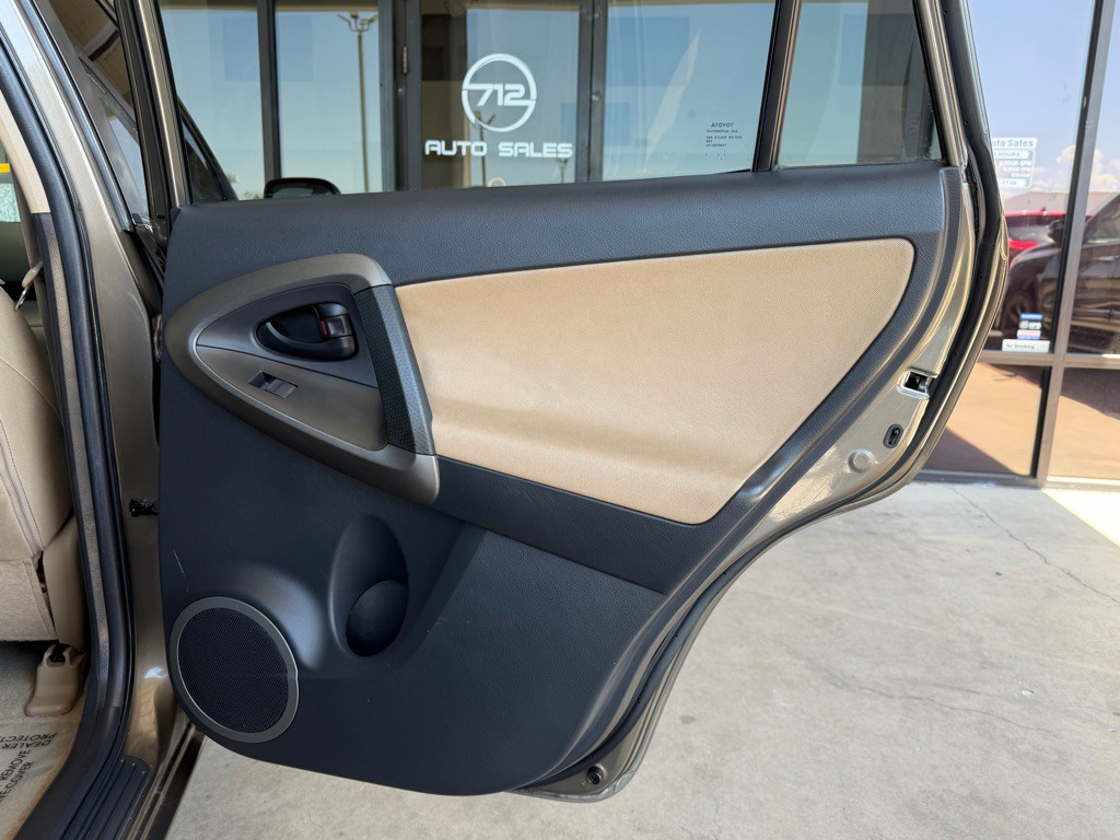 2011 Toyota Rav4 Image 27