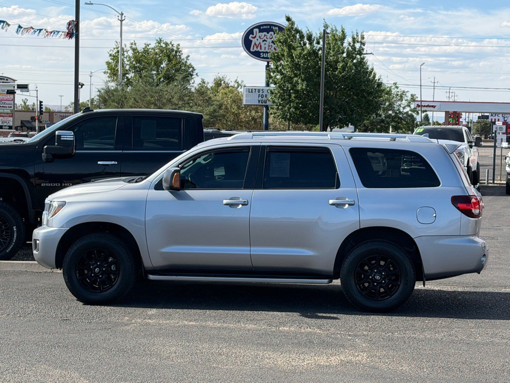 2018 Toyota Sequoia Image 2