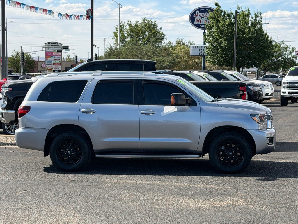 2018 Toyota Sequoia Image 3