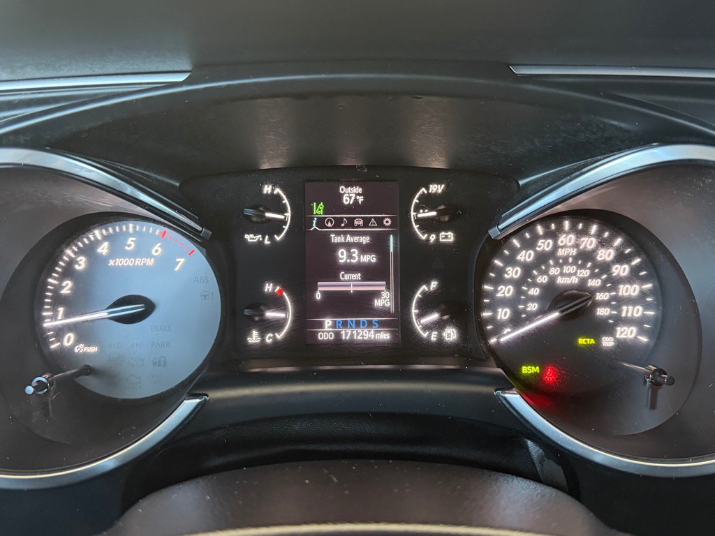 2018 Toyota Sequoia Image 11