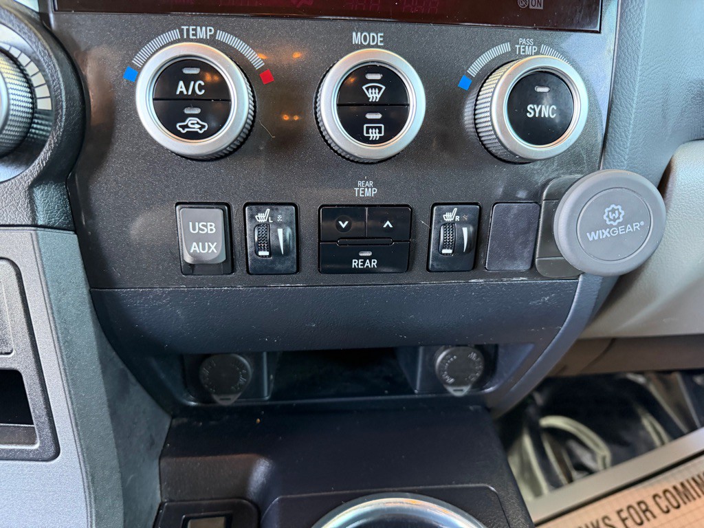 2018 Toyota Sequoia Image 14
