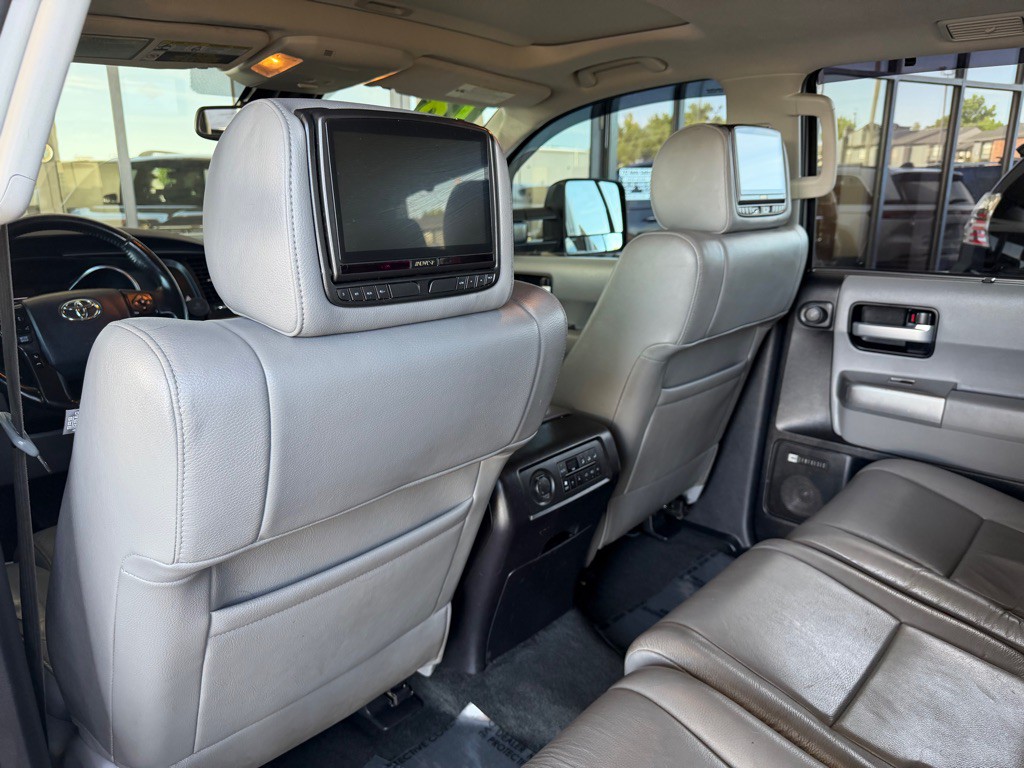 2018 Toyota Sequoia Image 23