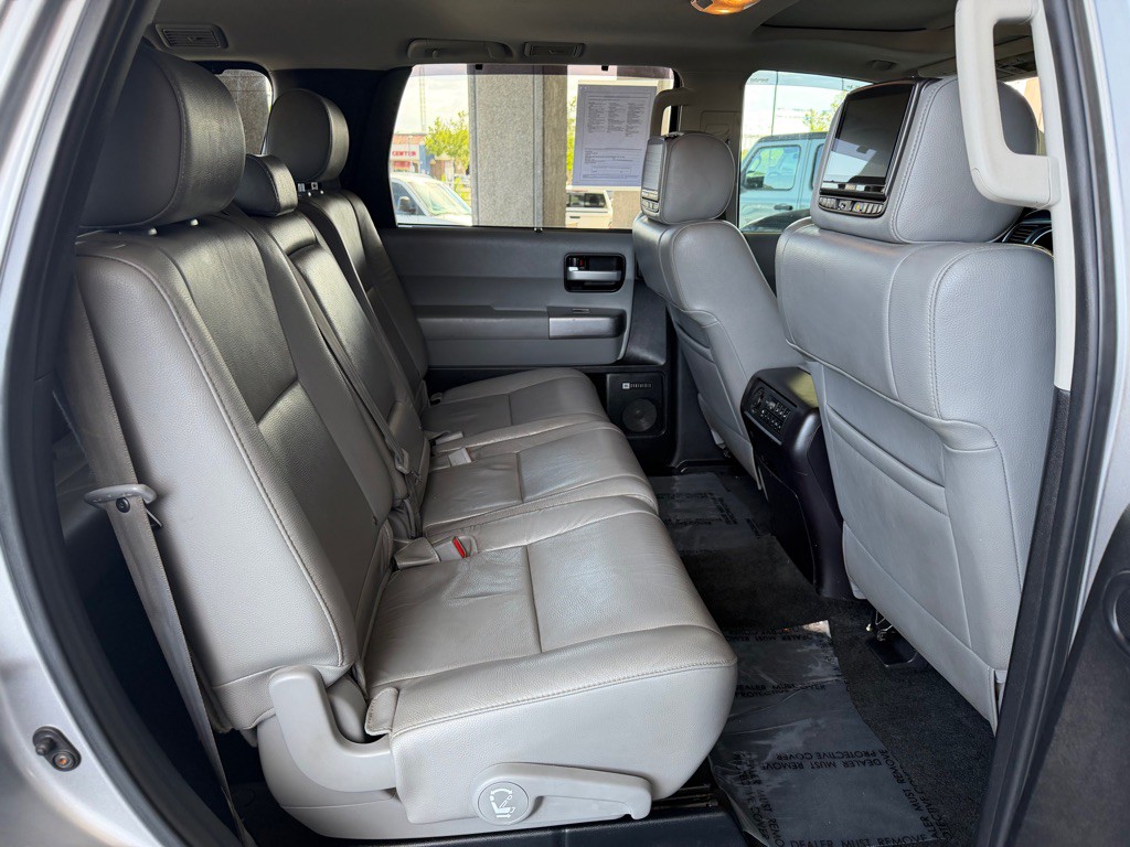 2018 Toyota Sequoia Image 35