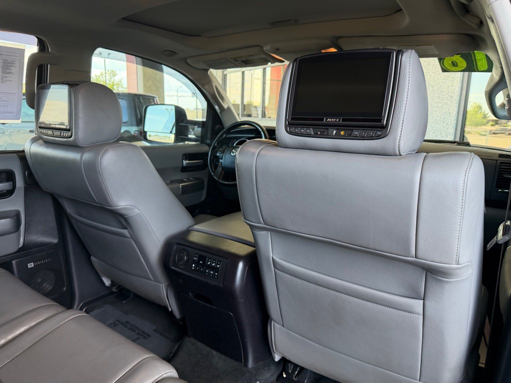 2018 Toyota Sequoia Image 37