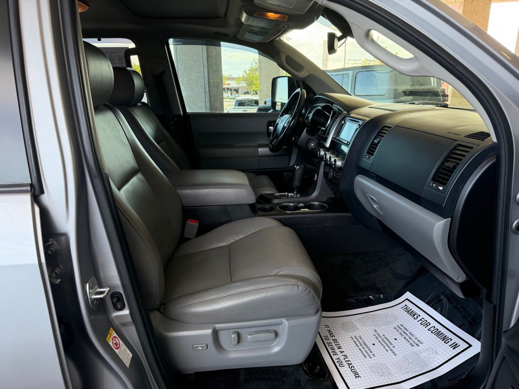 2018 Toyota Sequoia Image 39