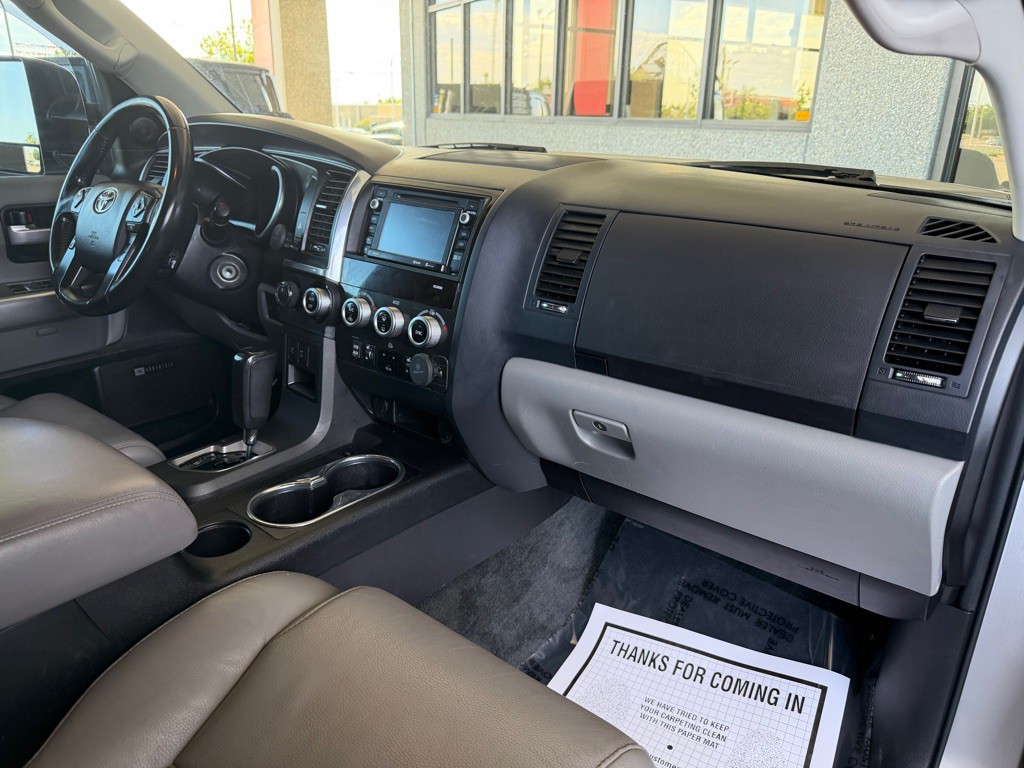 2018 Toyota Sequoia Image 41