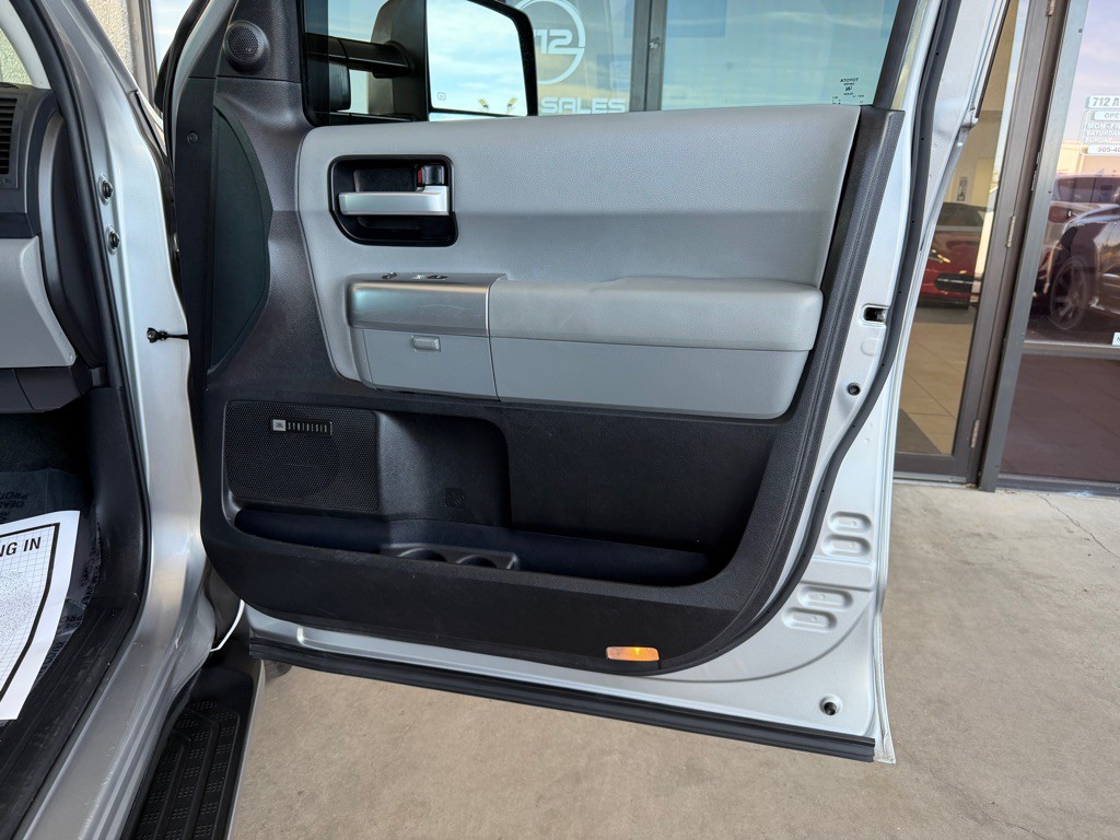 2018 Toyota Sequoia Image 42