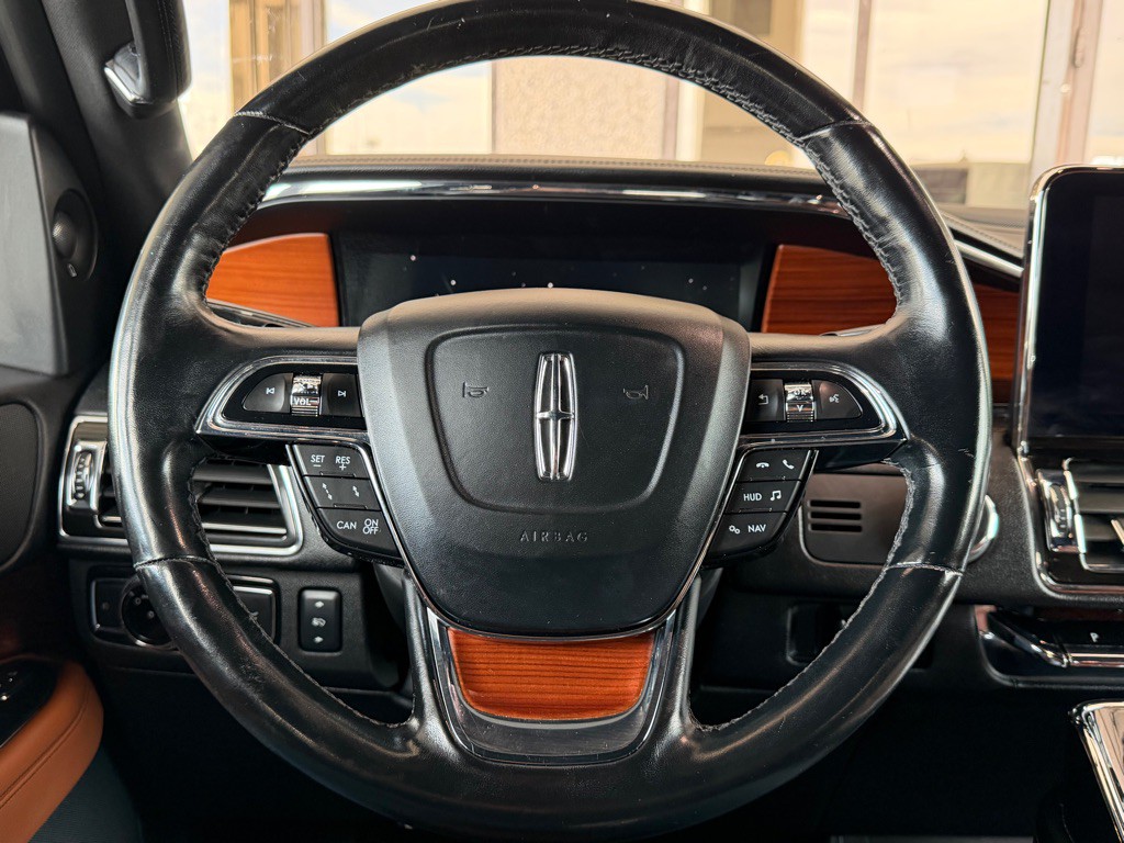 2018 Lincoln Navigator Image 8