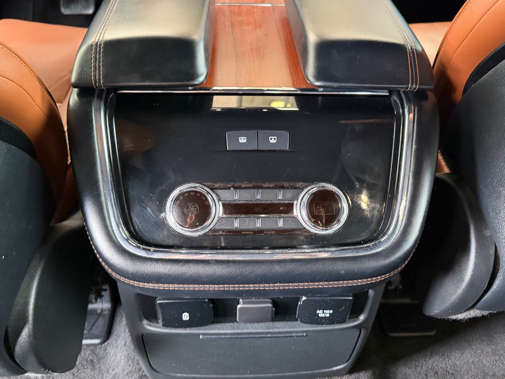 2018 Lincoln Navigator Image 28