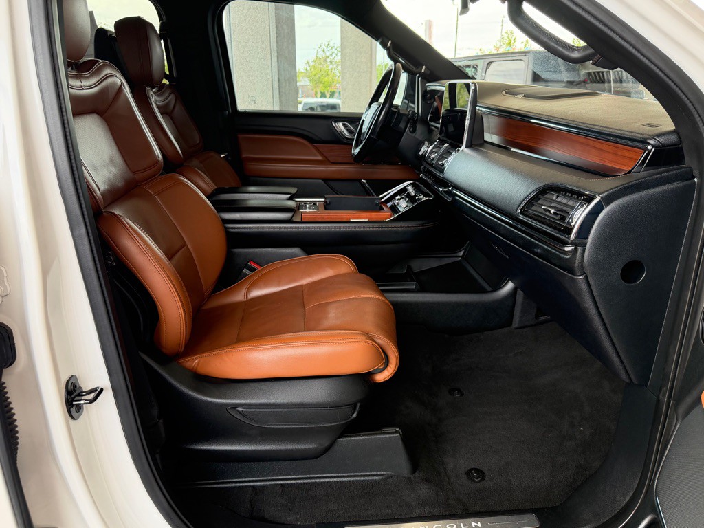 2018 Lincoln Navigator Image 47