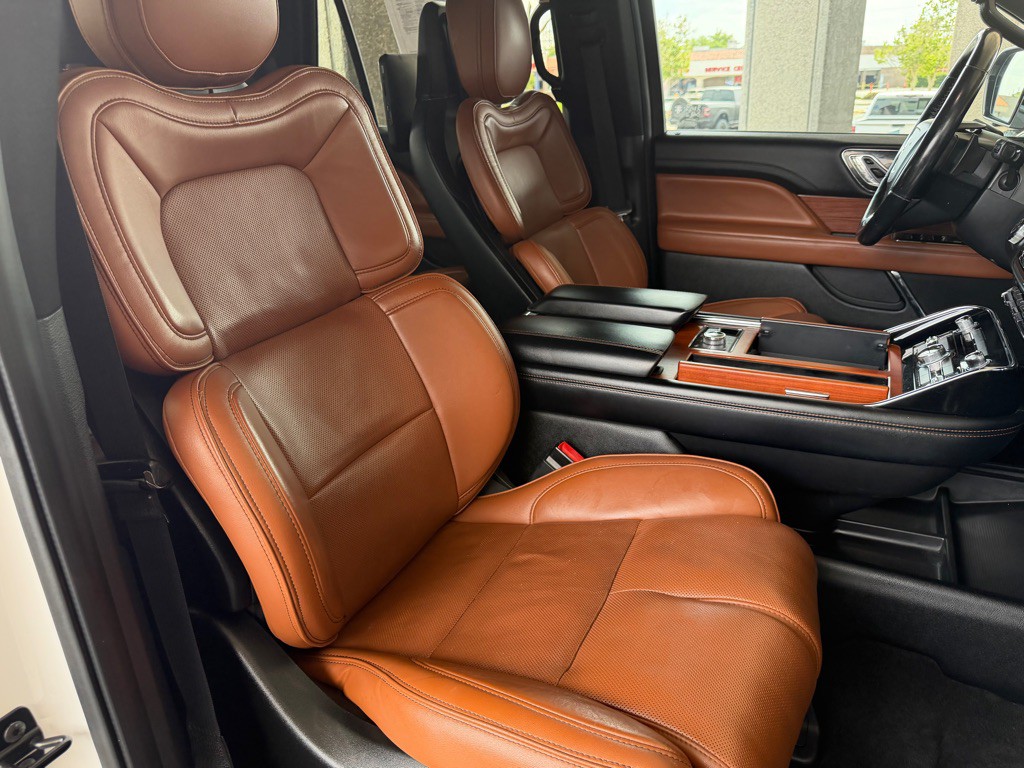 2018 Lincoln Navigator Image 48