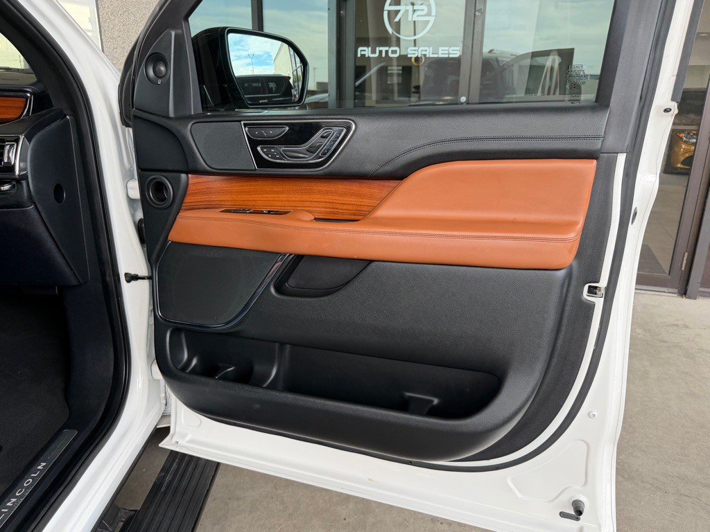 2018 Lincoln Navigator Image 50