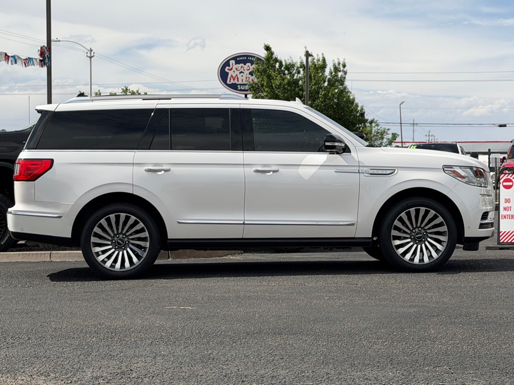 2018 Lincoln Navigator Image 64