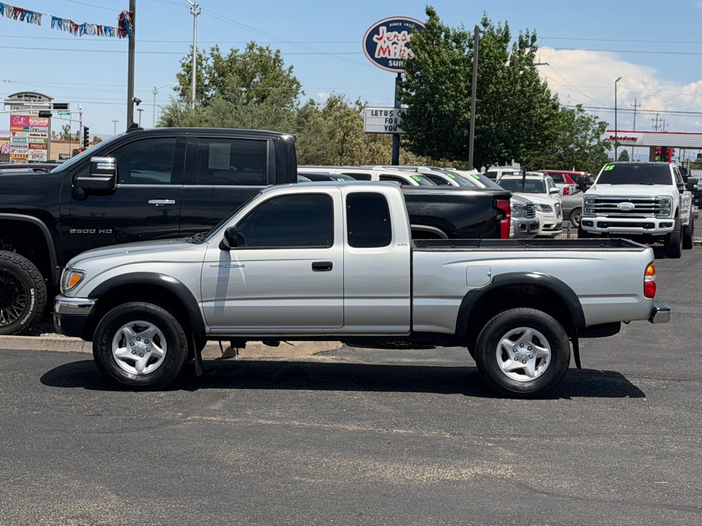 2003 Toyota Tacoma Image 2