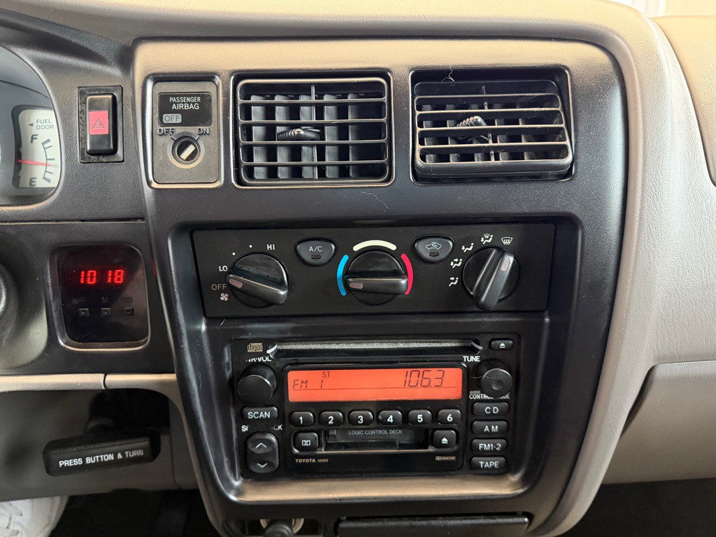 2003 Toyota Tacoma Image 10