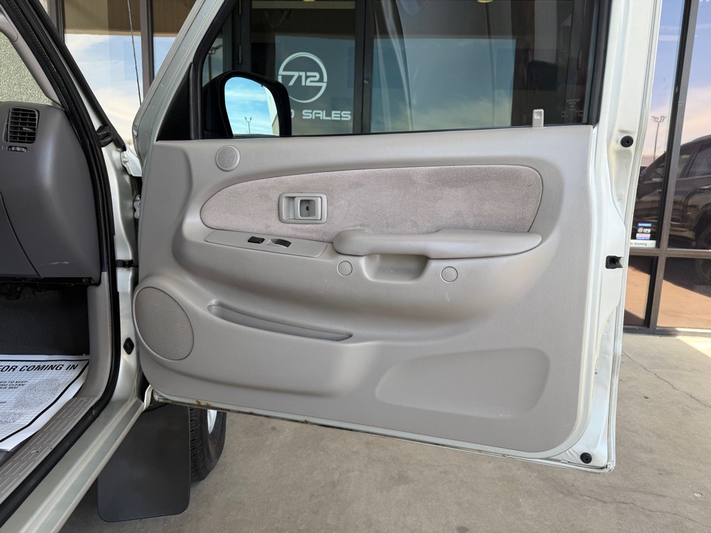 2003 Toyota Tacoma Image 25