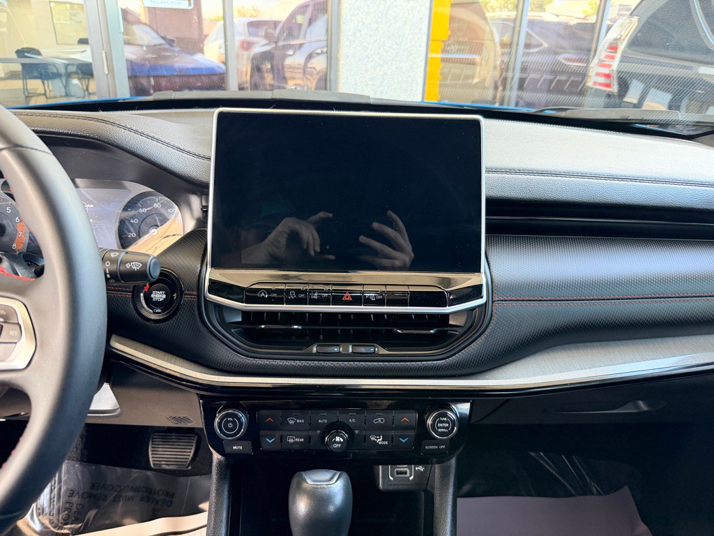 2023 Jeep Compass Image 14