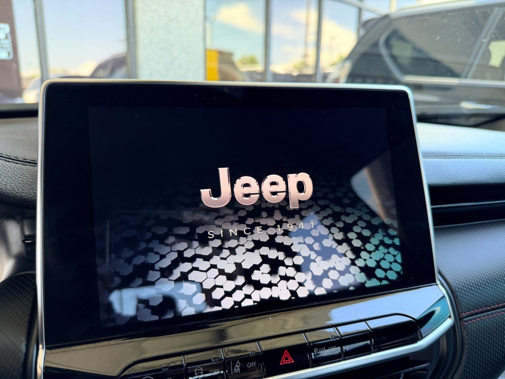 2023 Jeep Compass Image 16