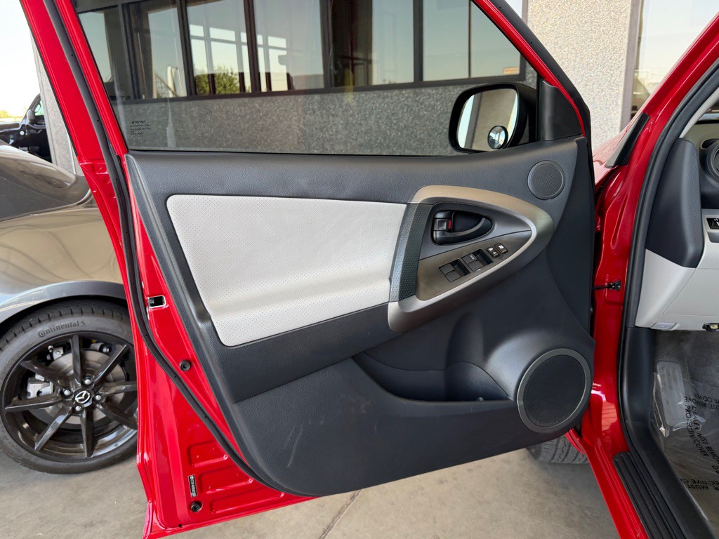 2012 Toyota Rav4 Image 17